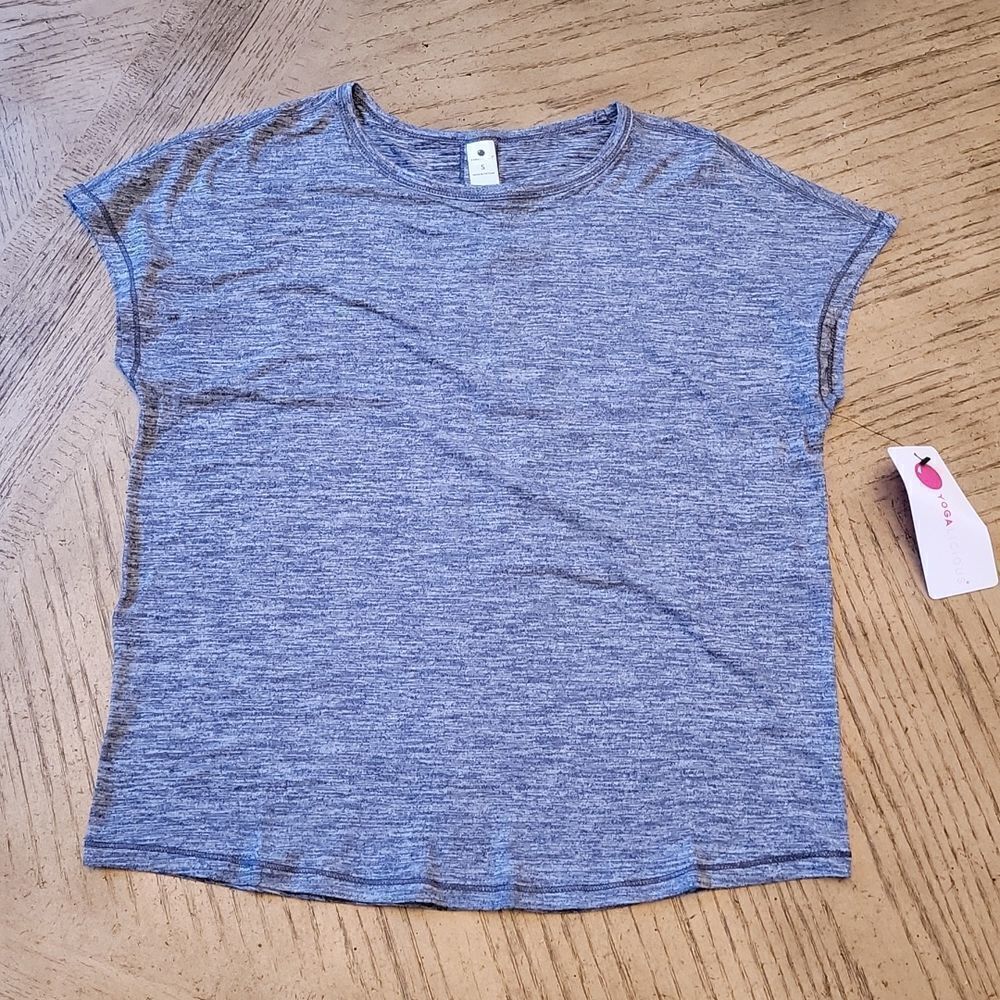 Yogalicious size S blue t shirt NWT open back 💙